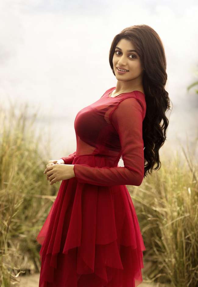 Actress Oviya Latest Photo Shoot Stills